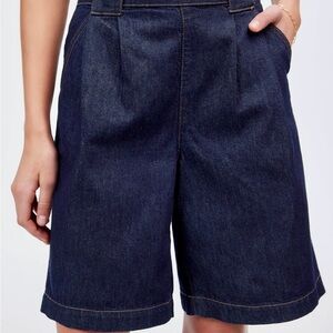 Madewell Pleated Denim Trouser Short in Essex Wash